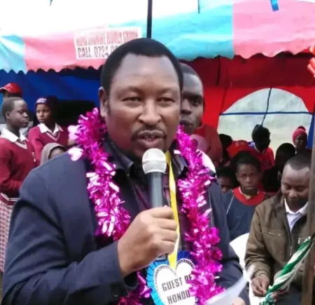 Former Limuru MP Peter Mwathi and DCP party vice chairman speaking at Ngarariga area.